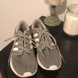 never worn light grey adidas cloud foam